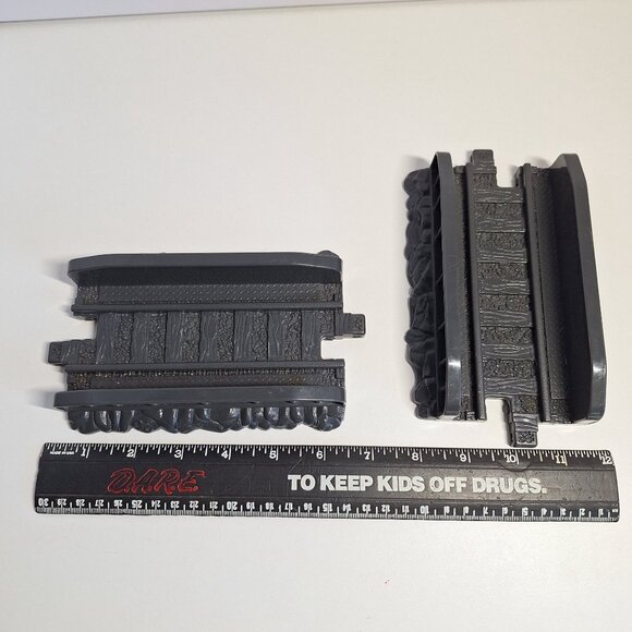2 GeoTrax Railroad Trestle Gray Train Track Lot Mattel 2003 - Picture 4 of 5